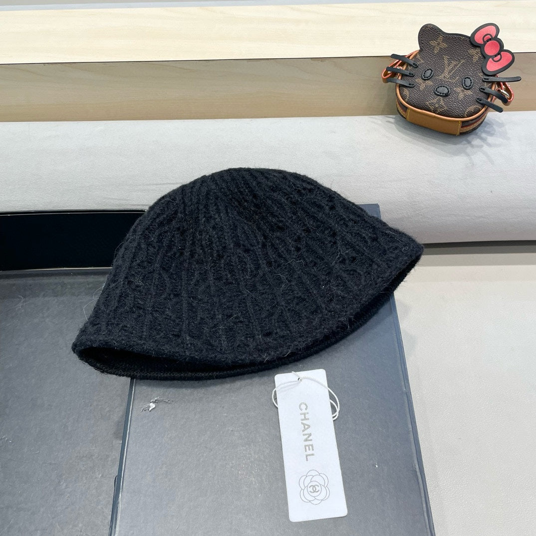 BUCKET HAT BKACK KNITTED FABRIC WITH RABBIT FUR 428090