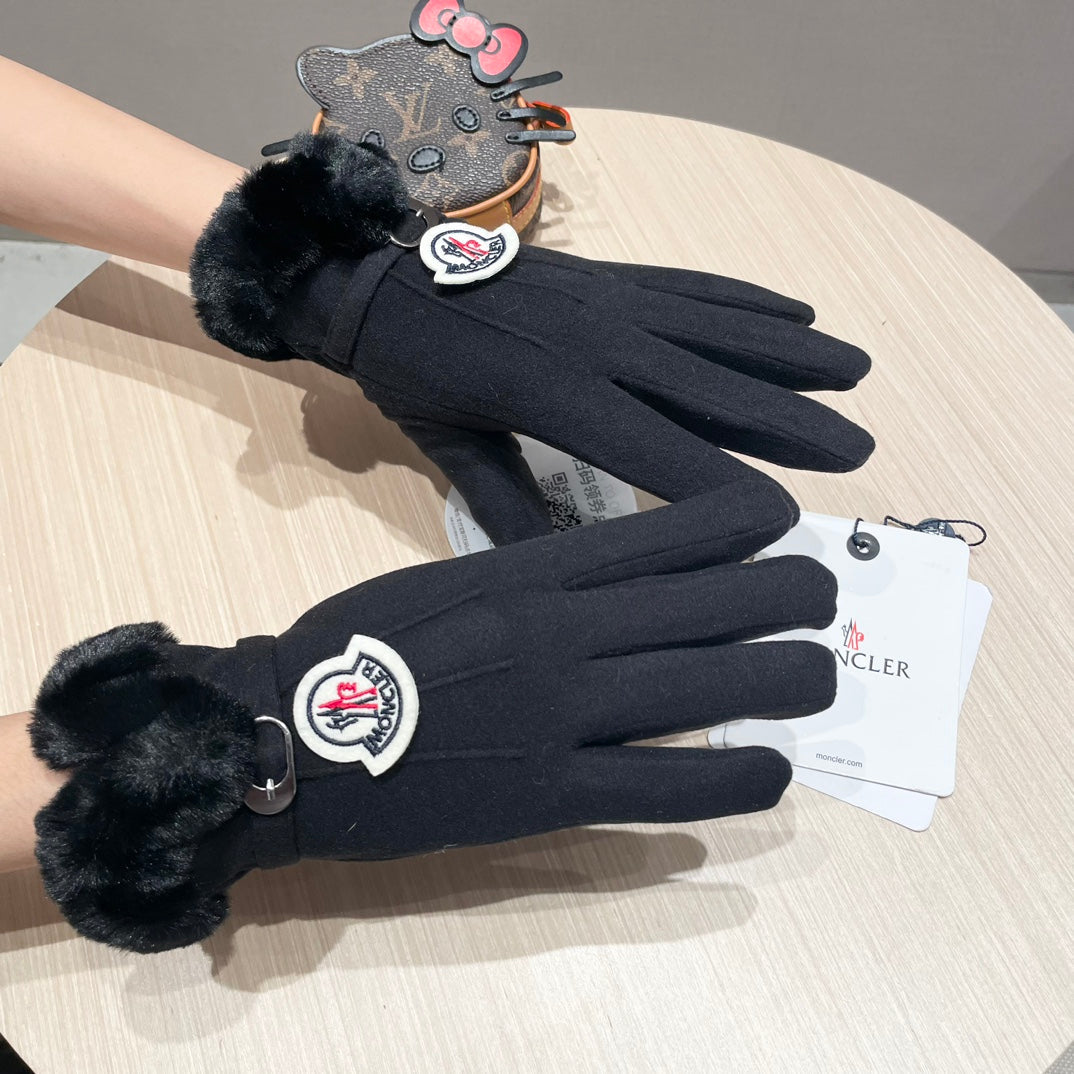 GLOVES IN BLACK WOOL WITH RABBIT FUR 439079