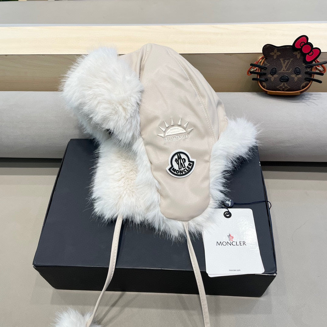 MC 26s Winter Bomber Trapper Hat Beige Fur 499299