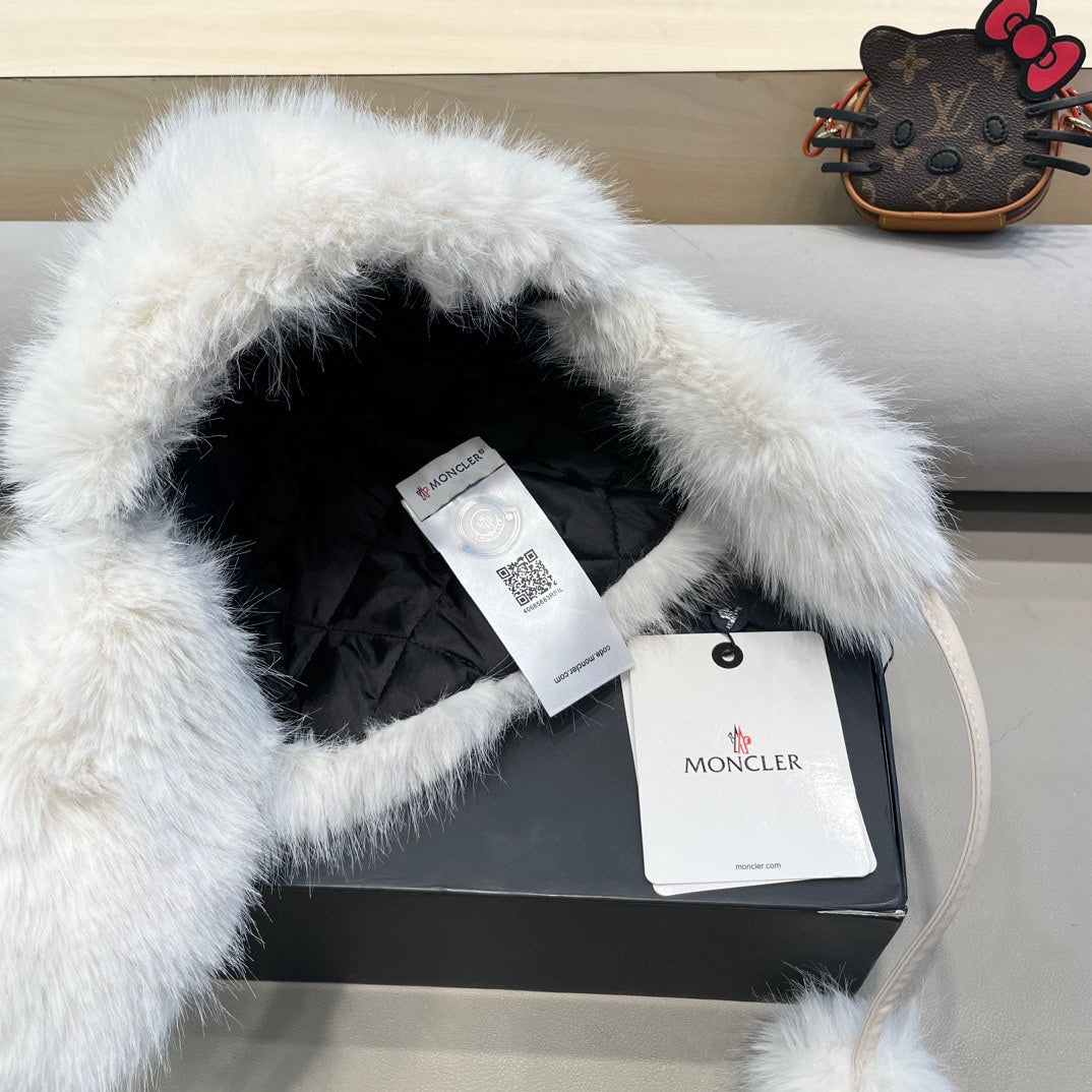 MC 26s Winter Bomber Trapper Hat Beige Fur 499299