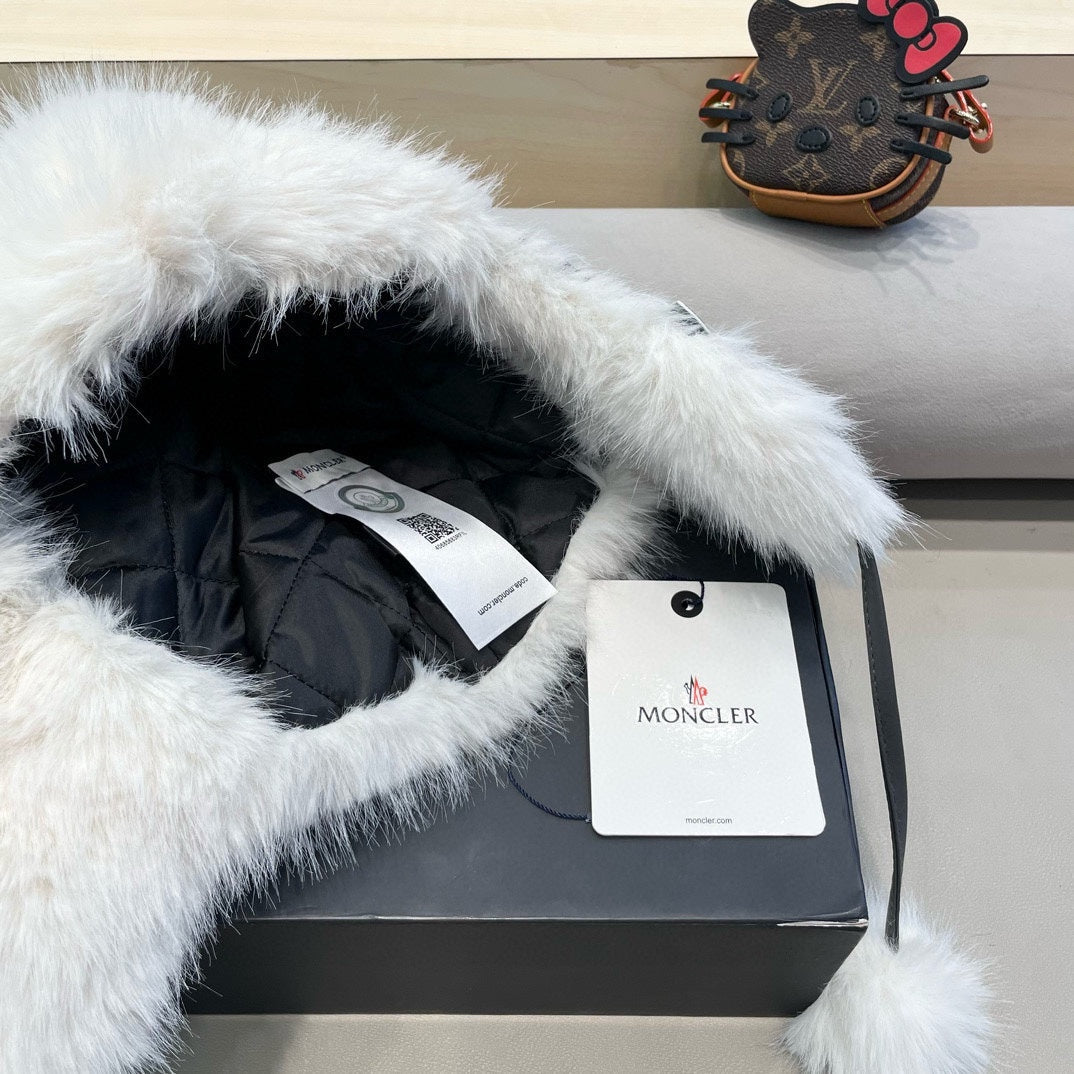 MC 26s Winter Bomber Trapper Hat Grey Leather 499296