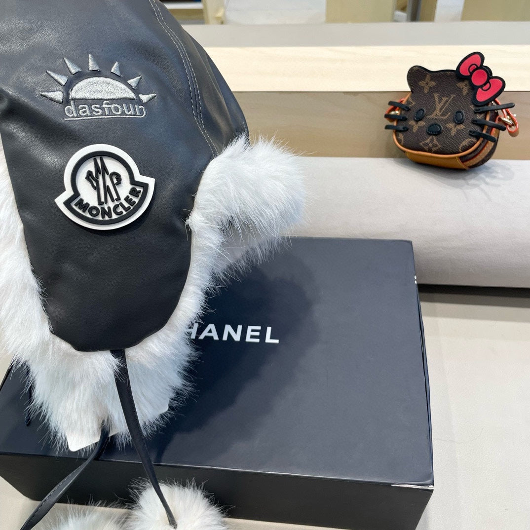 MC 26s Winter Bomber Trapper Hat Grey Leather 499296