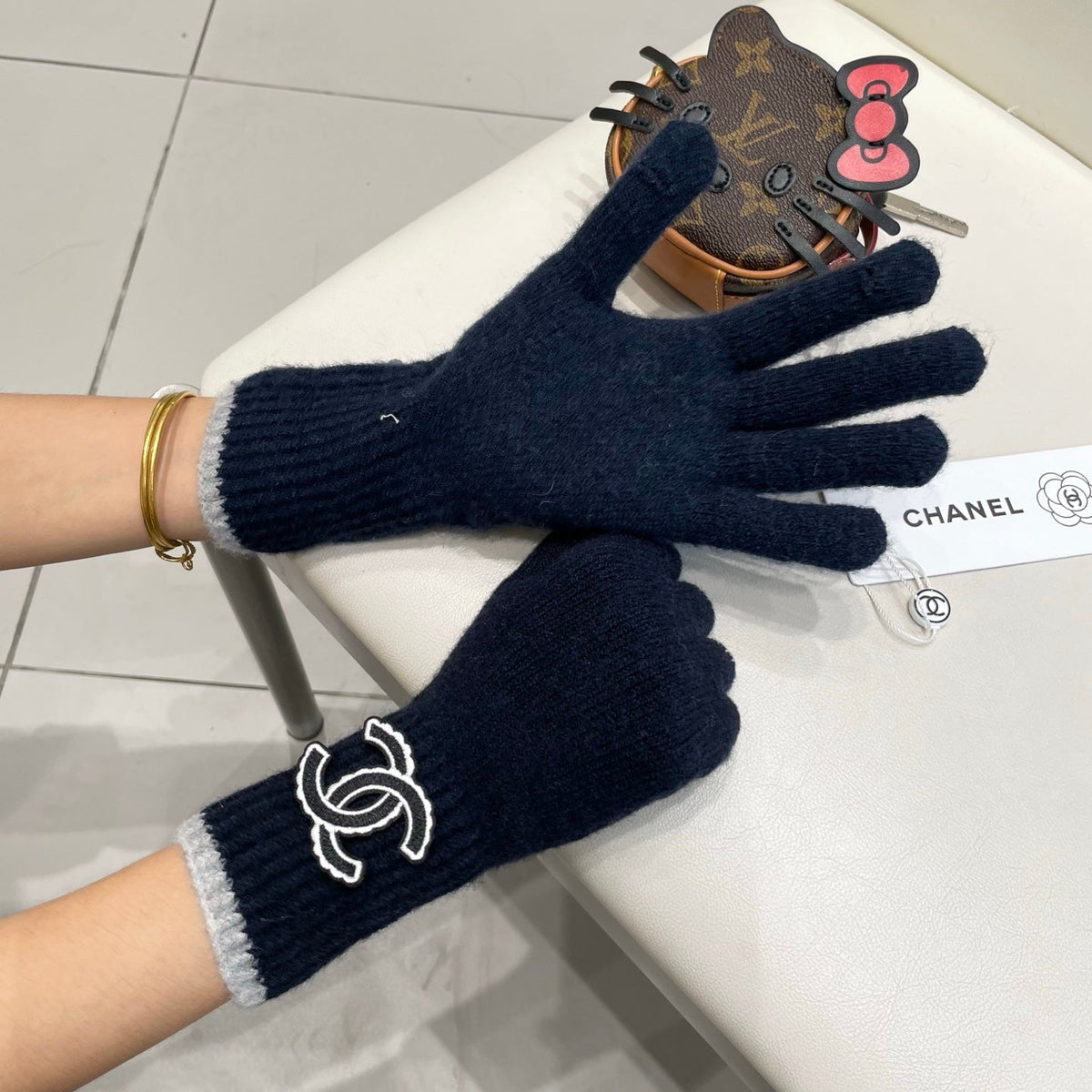 CC 26S CC Logo Full-Finger Gloves Navy Blue Wool 505731