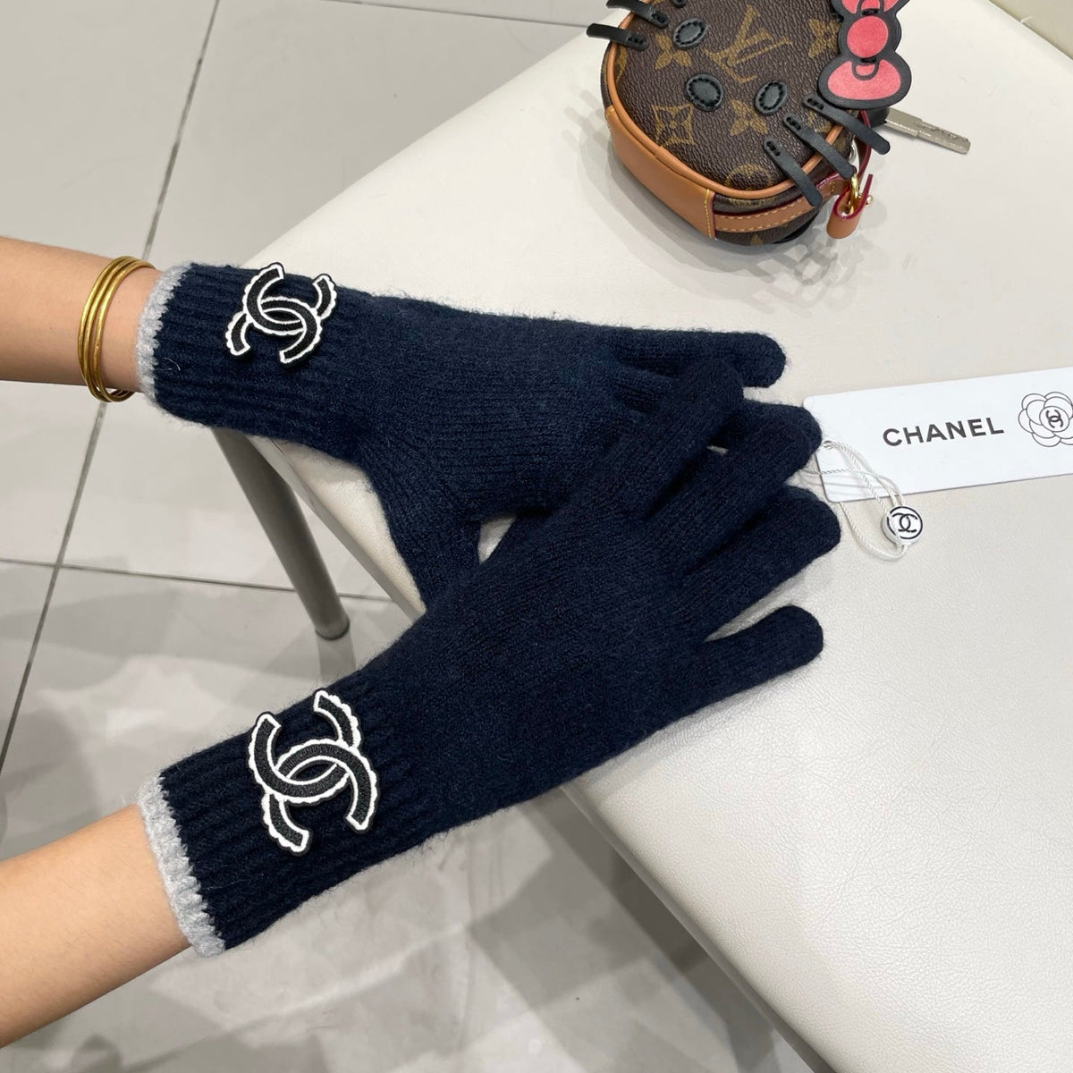 CC 26S CC Logo Full-Finger Gloves Navy Blue Wool 505731