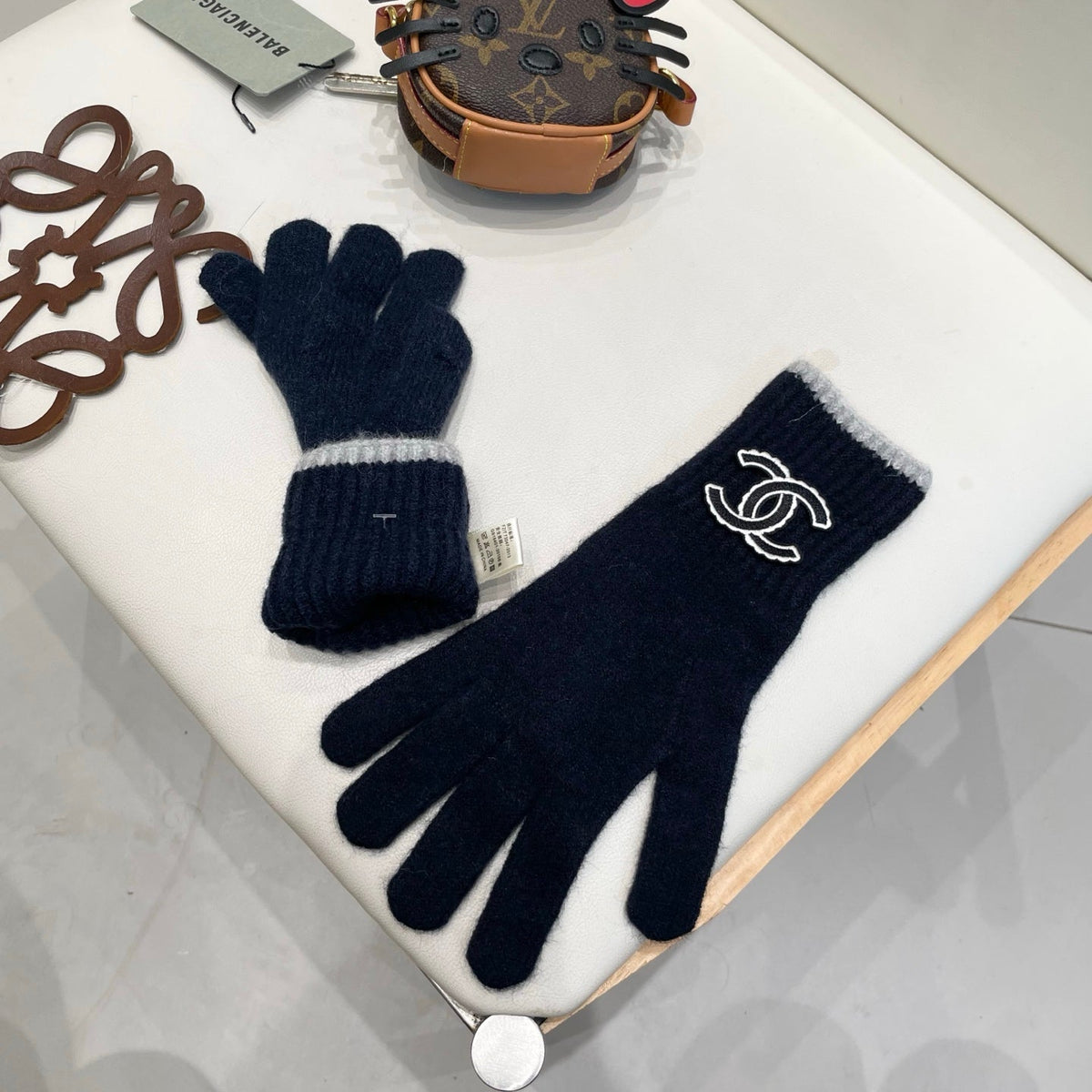 CC 26S CC Logo Full-Finger Gloves Navy Blue Wool 505731