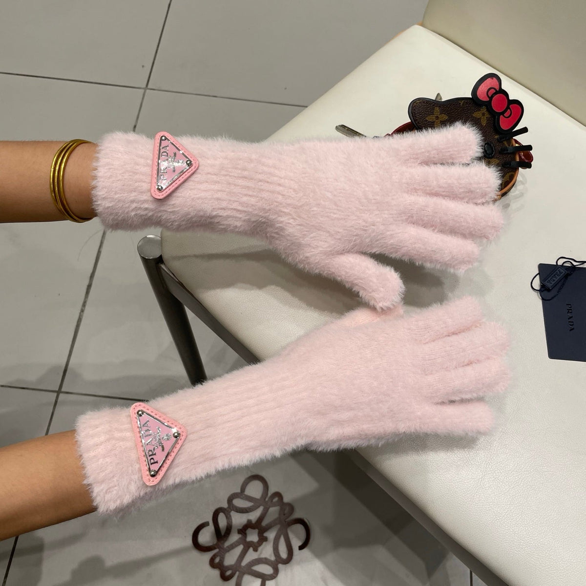 Prada 26S Triangle Logo Full-Finger Gloves Pink Fluffy Knit 505723