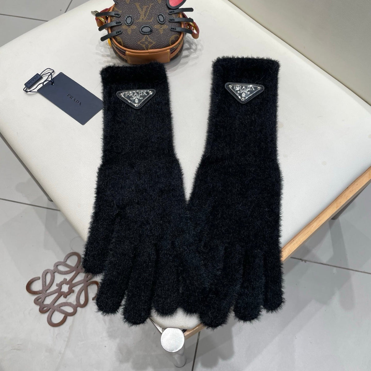Prada 26S Triangle Logo Full-Finger Gloves Black Fluffy Knit 505724