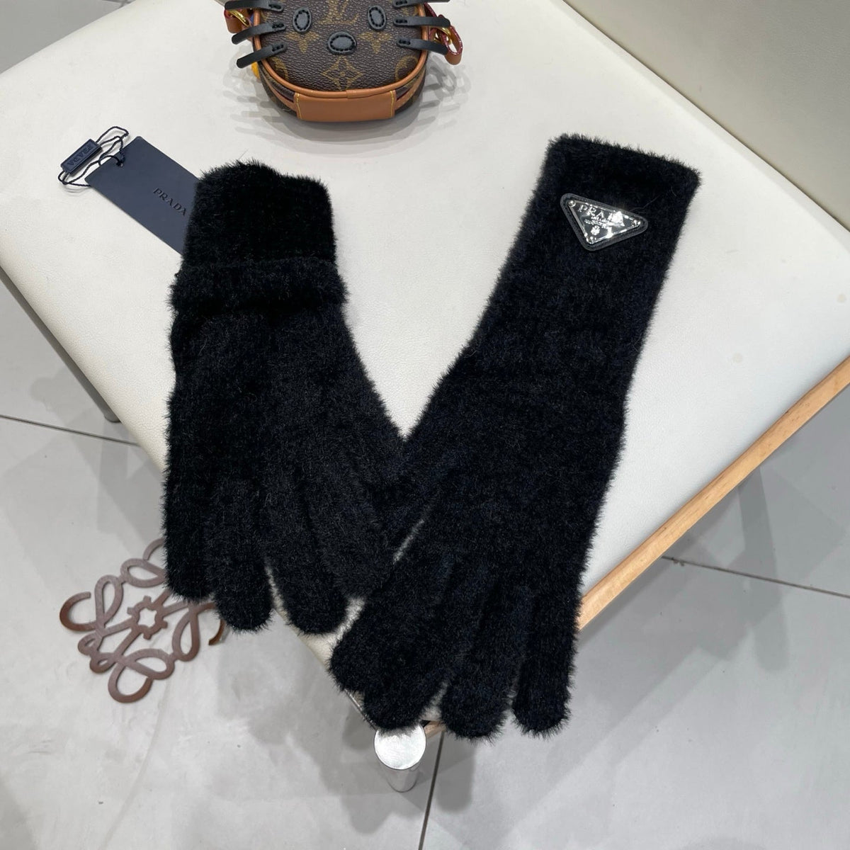 Prada 26S Triangle Logo Full-Finger Gloves Black Fluffy Knit 505724