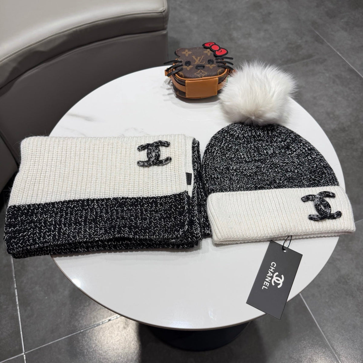 CC 26s Winter Pom Pom Knit Set Black White Wool 499284