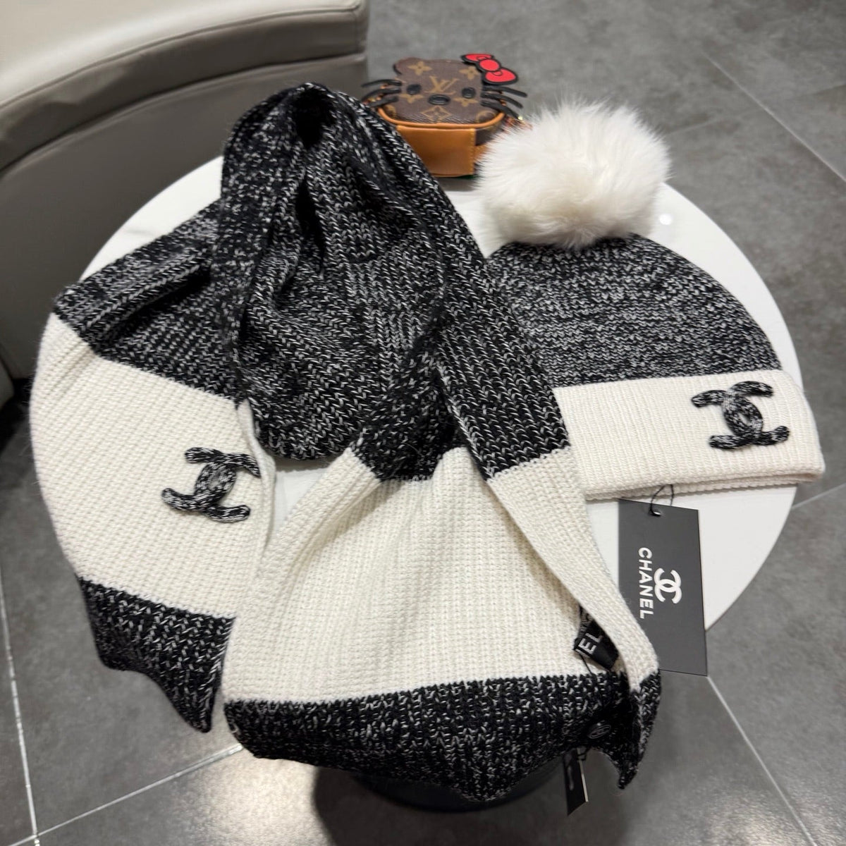 CC 26s Winter Pom Pom Knit Set Black White Wool 499284