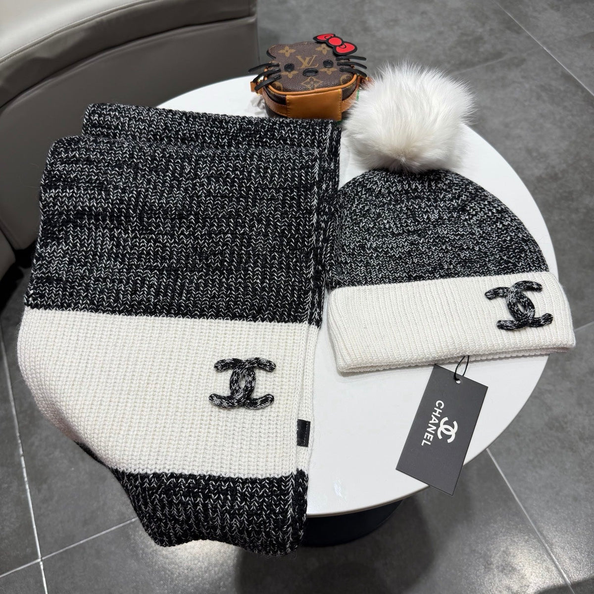 CC 26s Winter Pom Pom Knit Set Black White Wool 499284