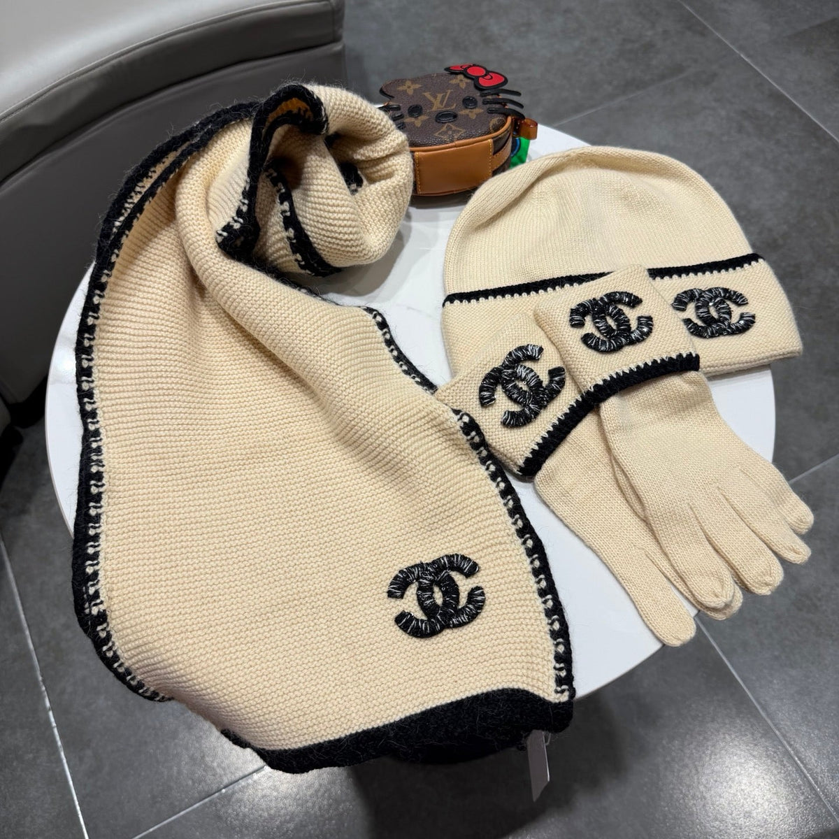 CC Hat Scarf Gloves Set Light Beige Black Knit Sequin 470401