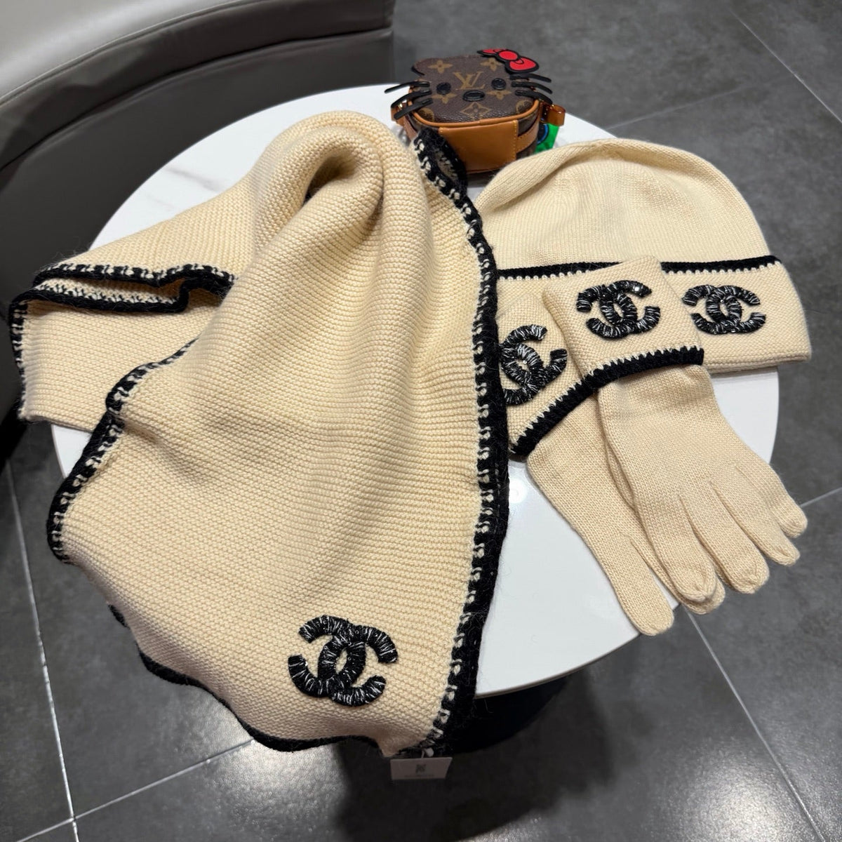CC Hat Scarf Gloves Set Light Beige Black Knit Sequin 470401