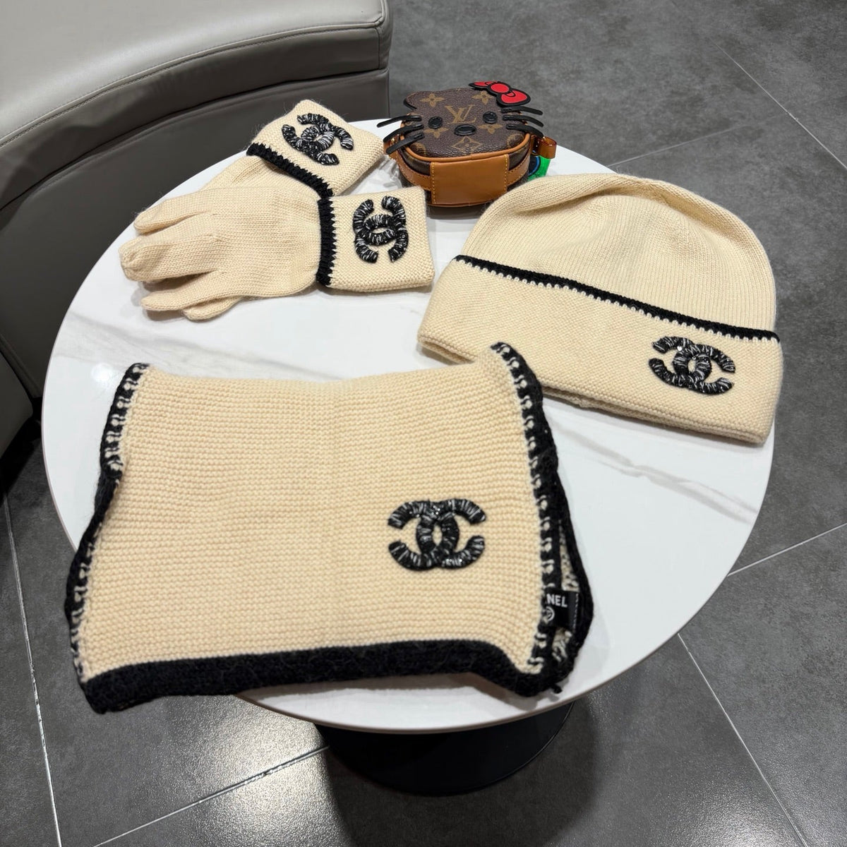 CC Hat Scarf Gloves Set Light Beige Black Knit Sequin 470401