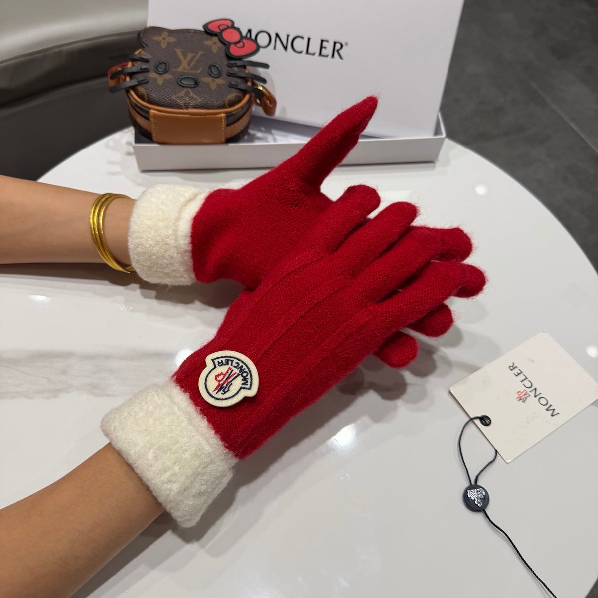 Moncler 26S Cable-Knit Full-Finger Gloves Red White Wool 505734