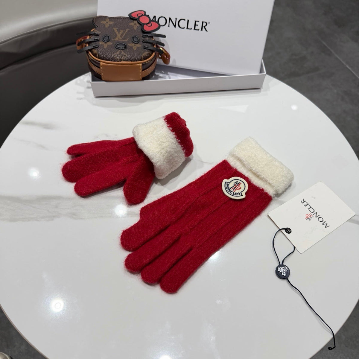 Moncler 26S Cable-Knit Full-Finger Gloves Red White Wool 505734