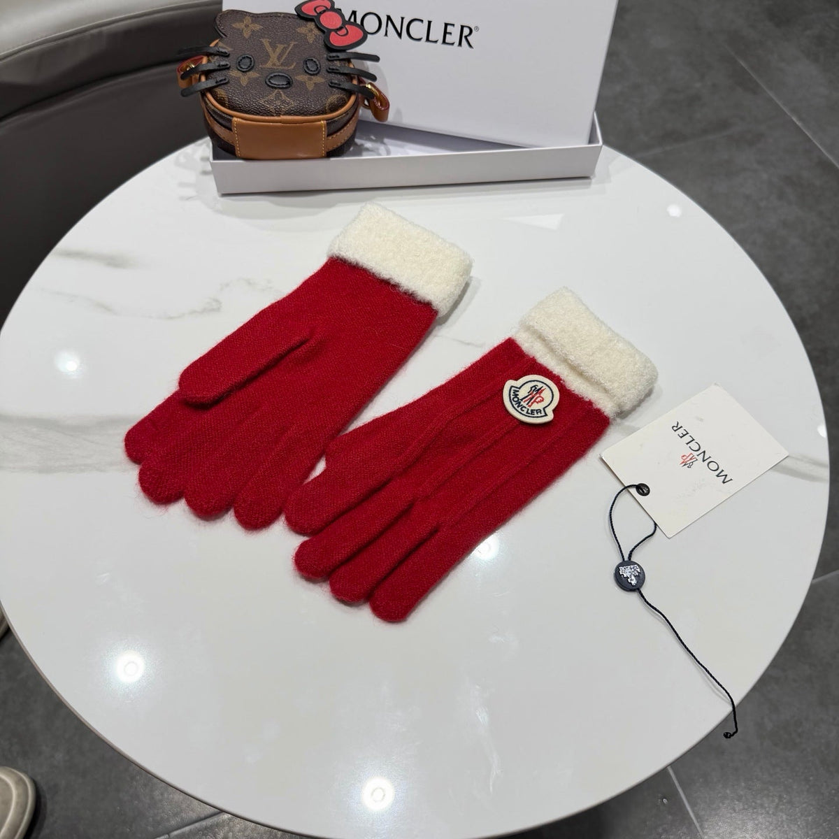 Moncler 26S Cable-Knit Full-Finger Gloves Red White Wool 505734