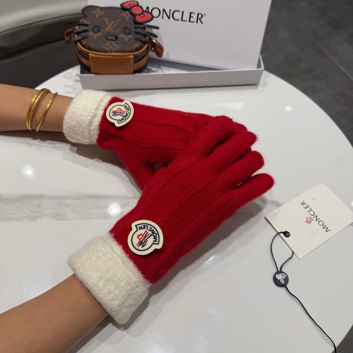 Moncler 26S Cable-Knit Full-Finger Gloves Red White Wool 505734