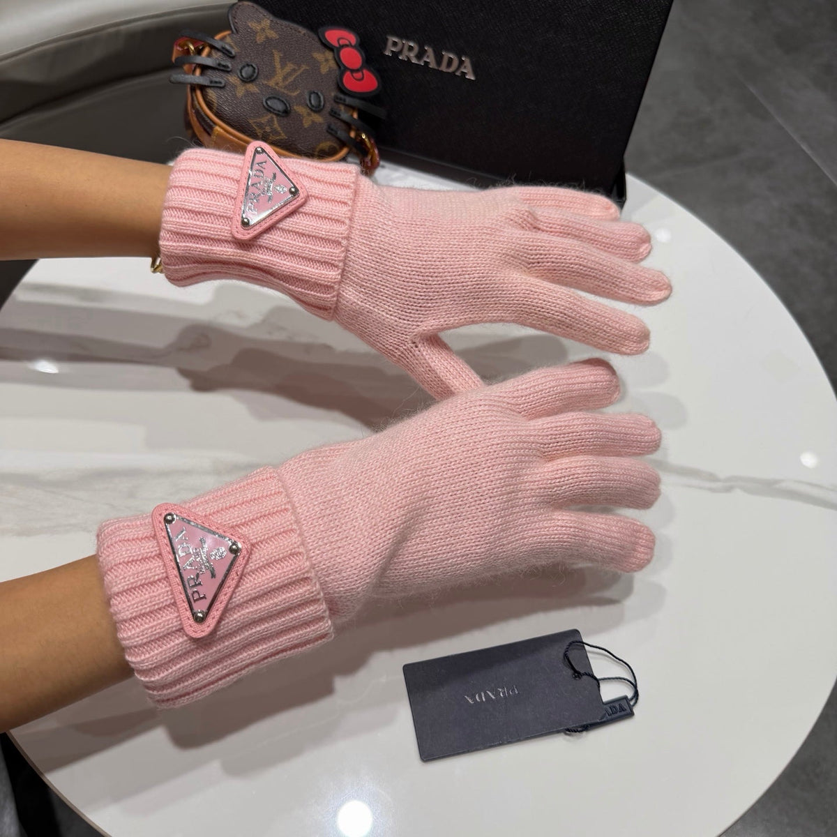 Prada 26S Triangle Logo Full-Finger Gloves Pink Ribbed Knit 505708