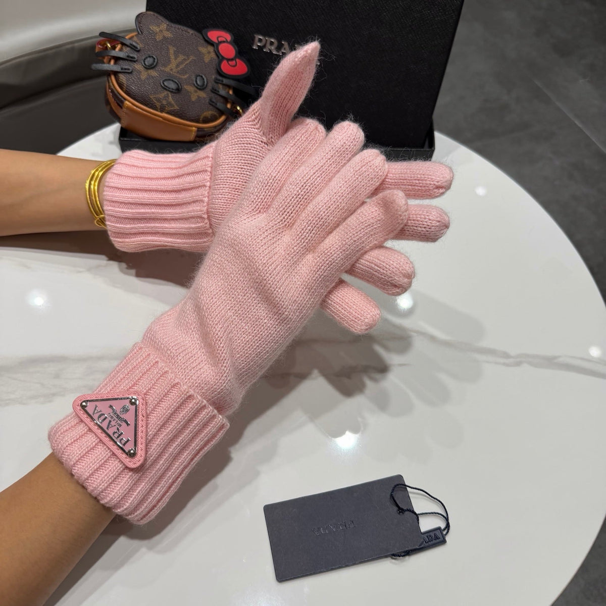 Prada 26S Triangle Logo Full-Finger Gloves Pink Ribbed Knit 505708