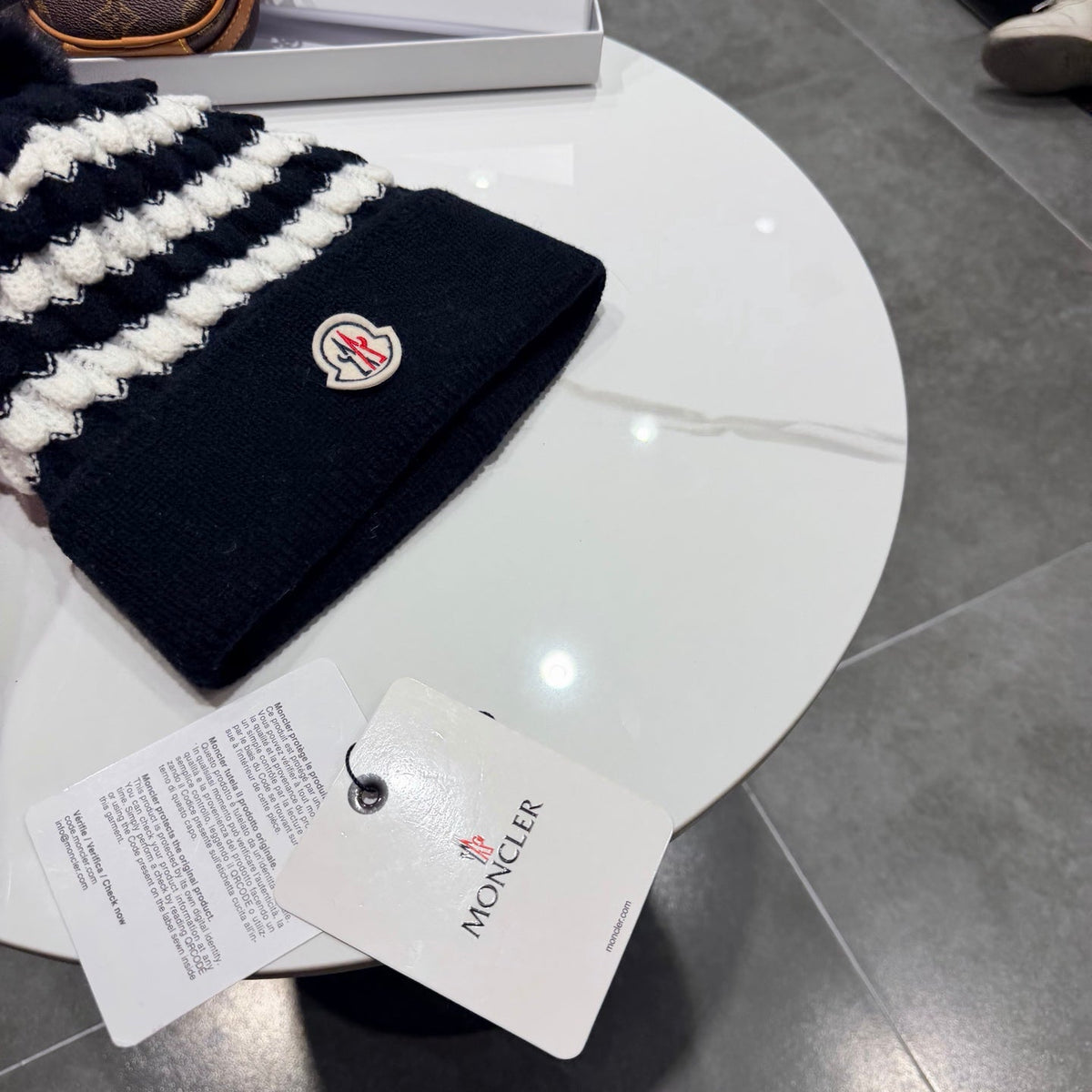 MC 26s Winter Pom Pom Beanie Black White Wool 499253
