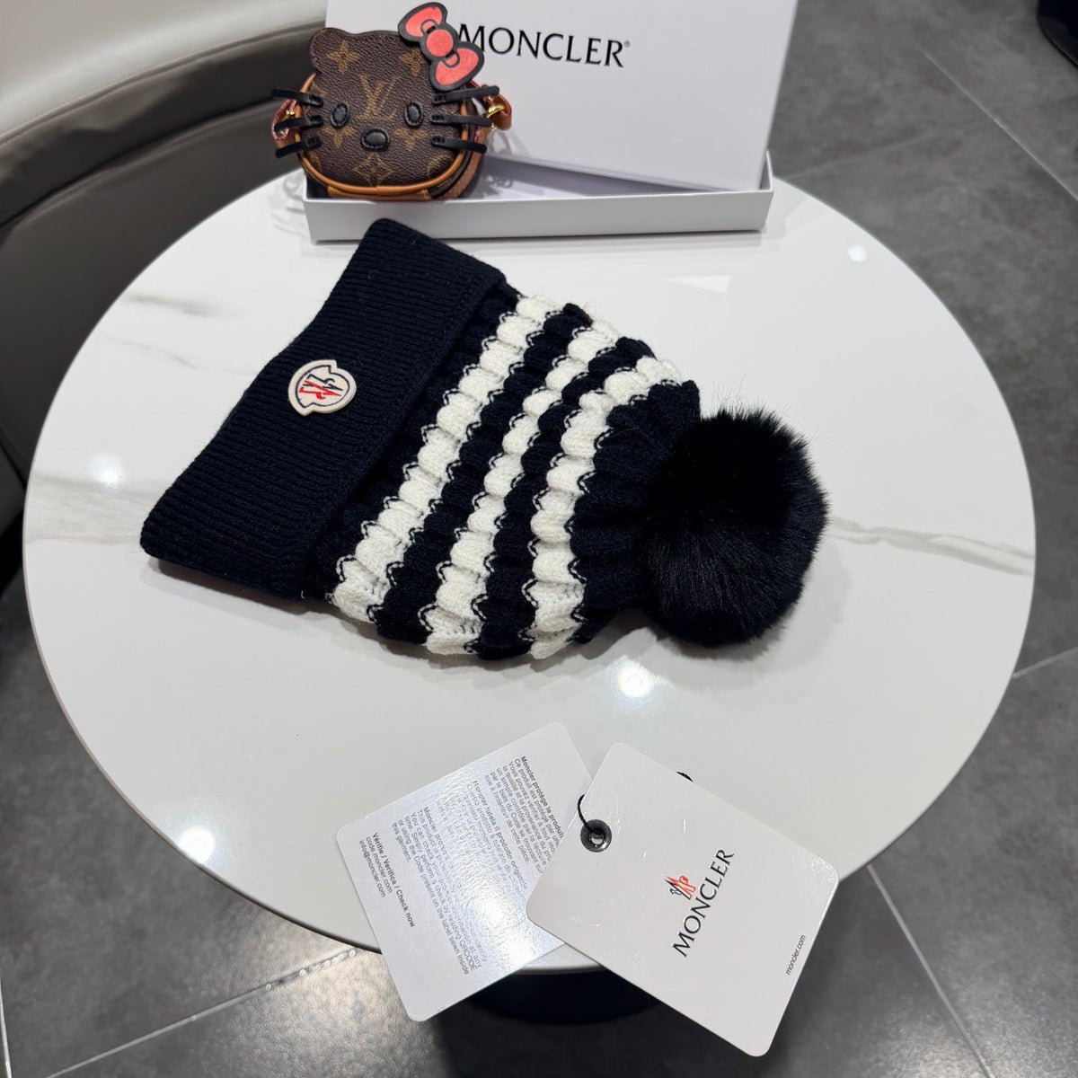 MC 26s Winter Pom Pom Beanie Black White Wool 499253