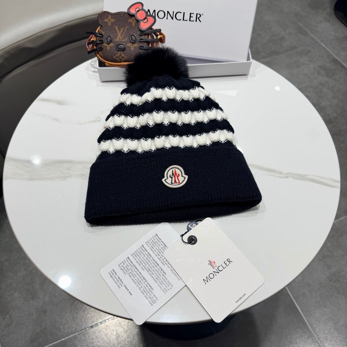 MC 26s Winter Pom Pom Beanie Black White Wool 499253