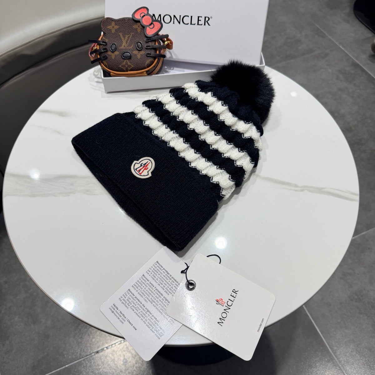 MC 26s Winter Pom Pom Beanie Black White Wool 499253