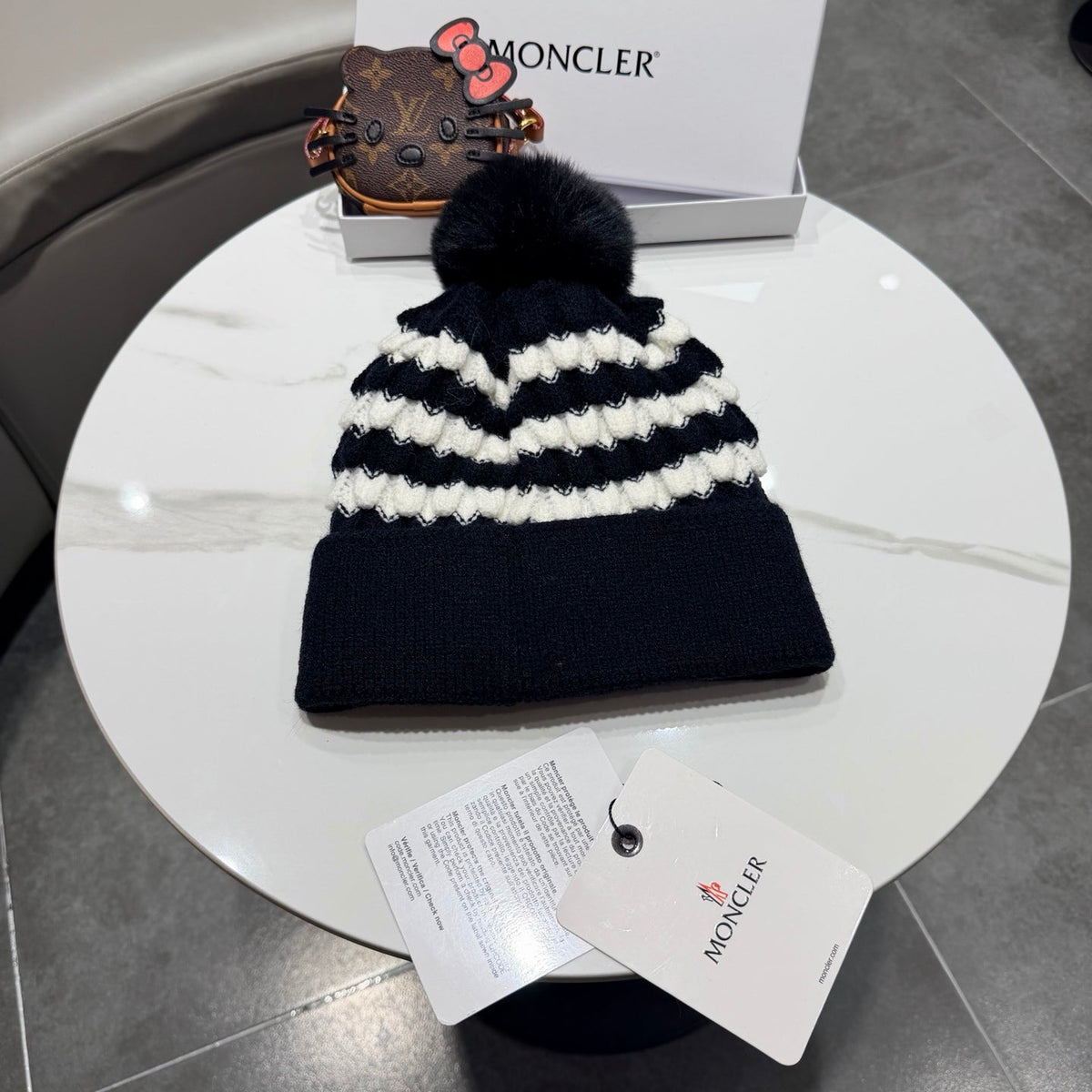 MC 26s Winter Pom Pom Beanie Black White Wool 499253