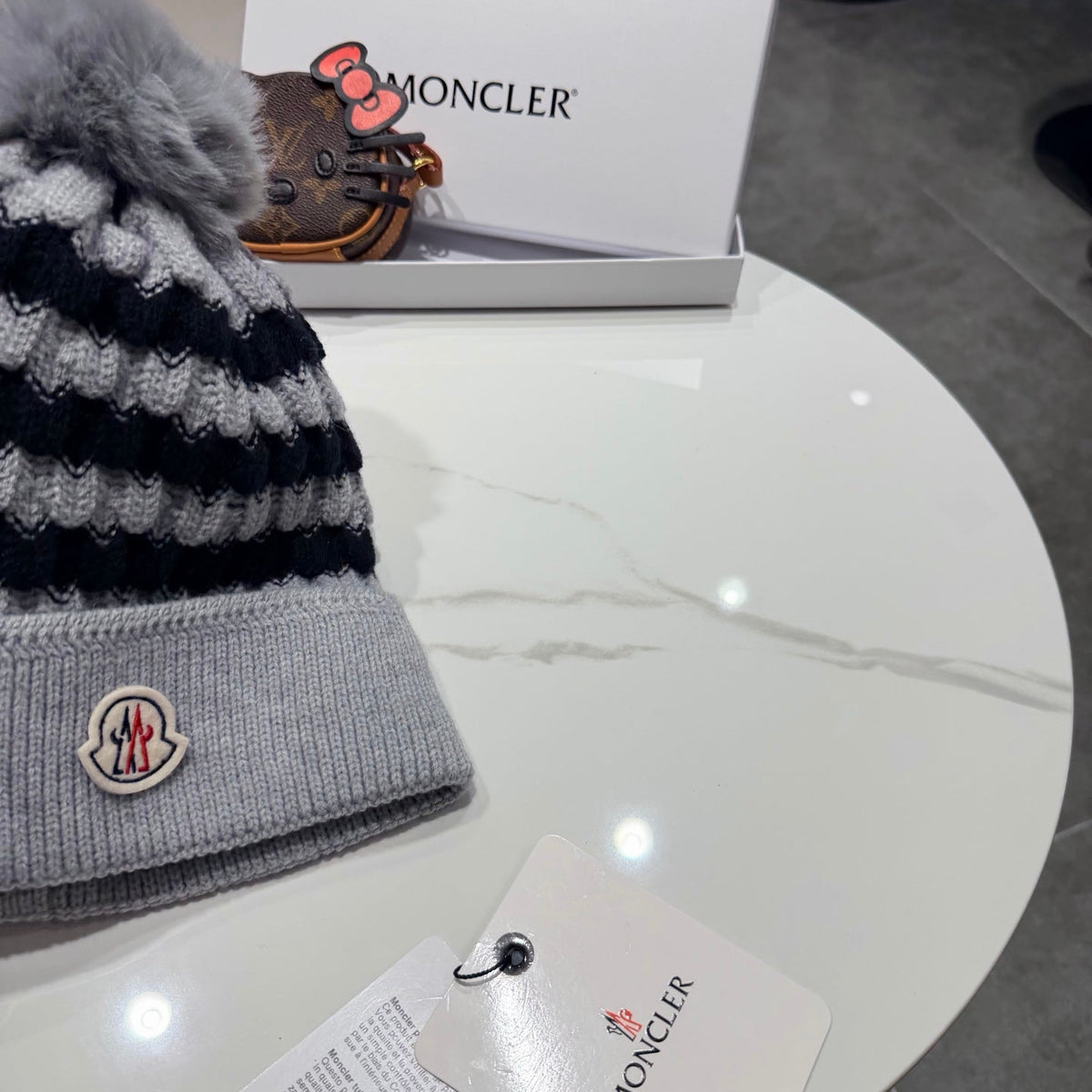 MC 26s Winter Pom Pom Beanie Black Grey Wool 499254