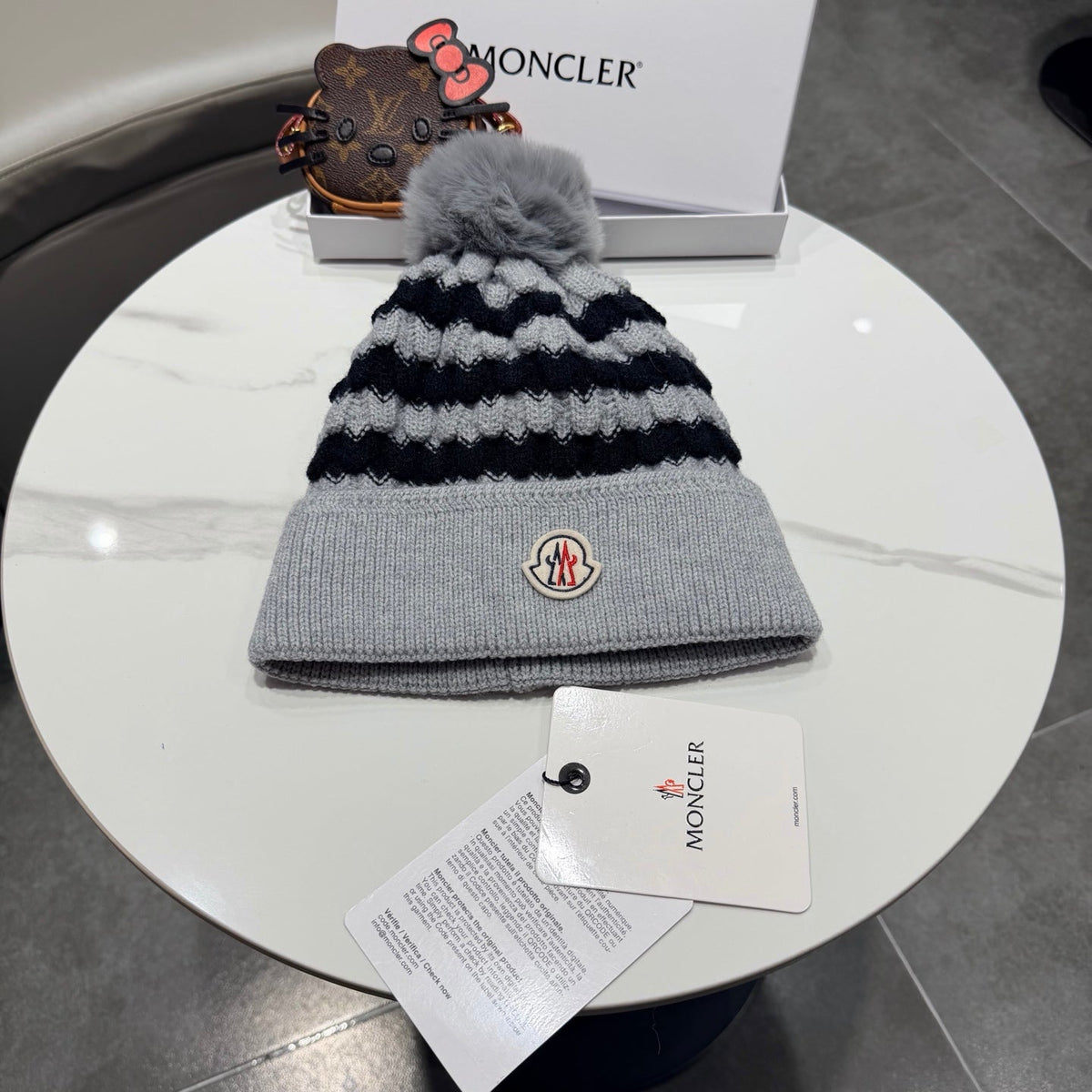 MC 26s Winter Pom Pom Beanie Black Grey Wool 499254