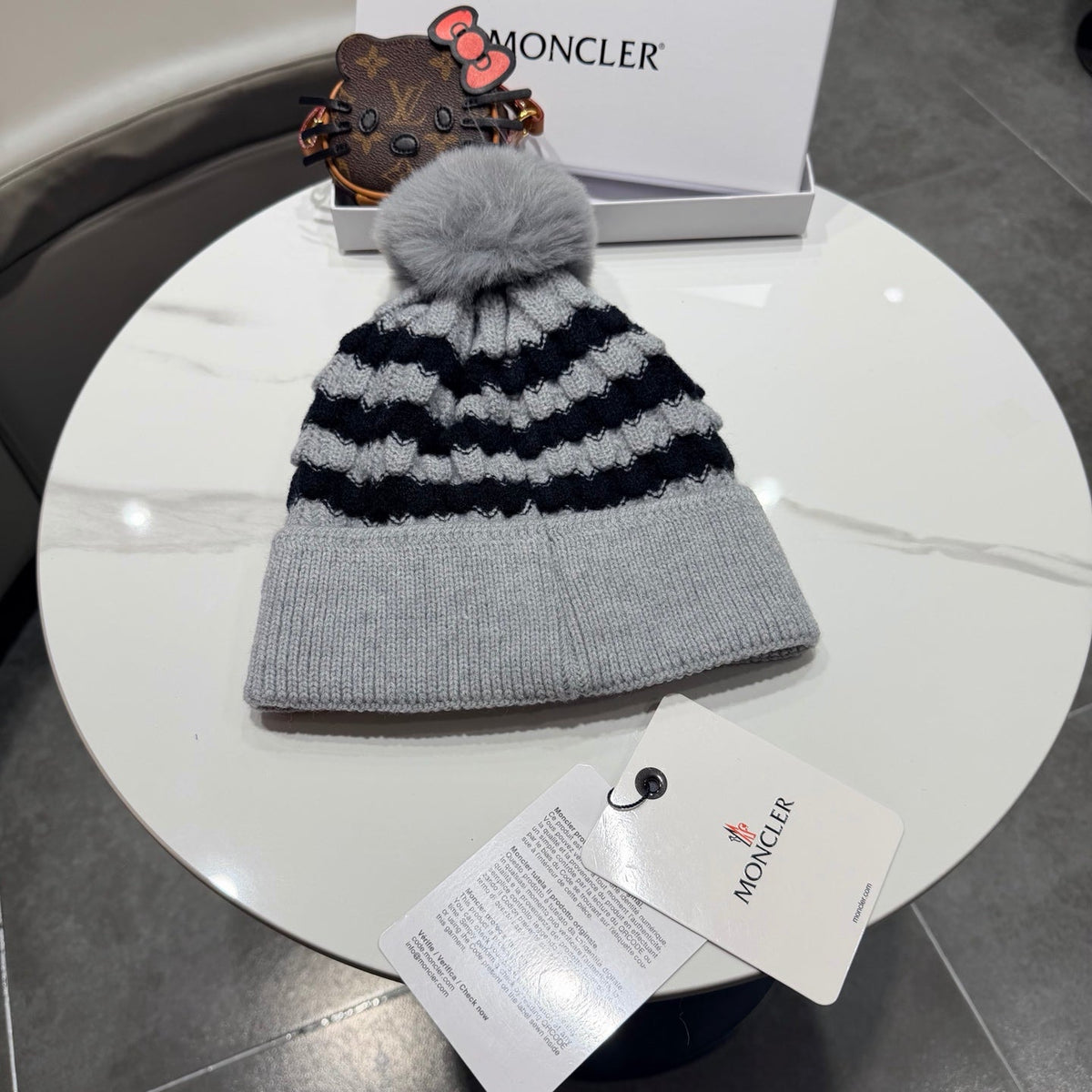 MC 26s Winter Pom Pom Beanie Black Grey Wool 499254