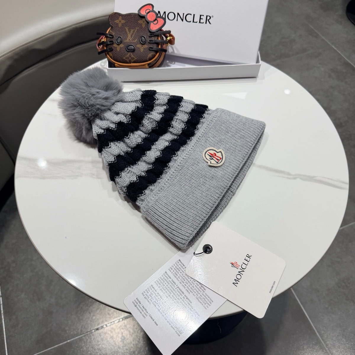 MC 26s Winter Pom Pom Beanie Black Grey Wool 499254