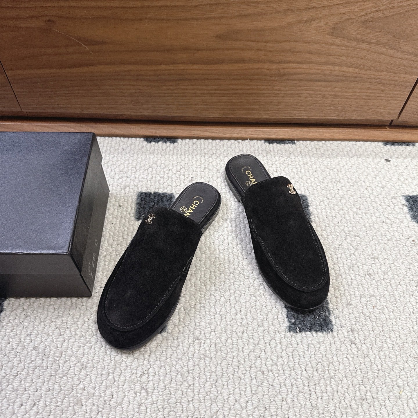 CC 26s Mule Mir Half-Slippers Black Suede 983859