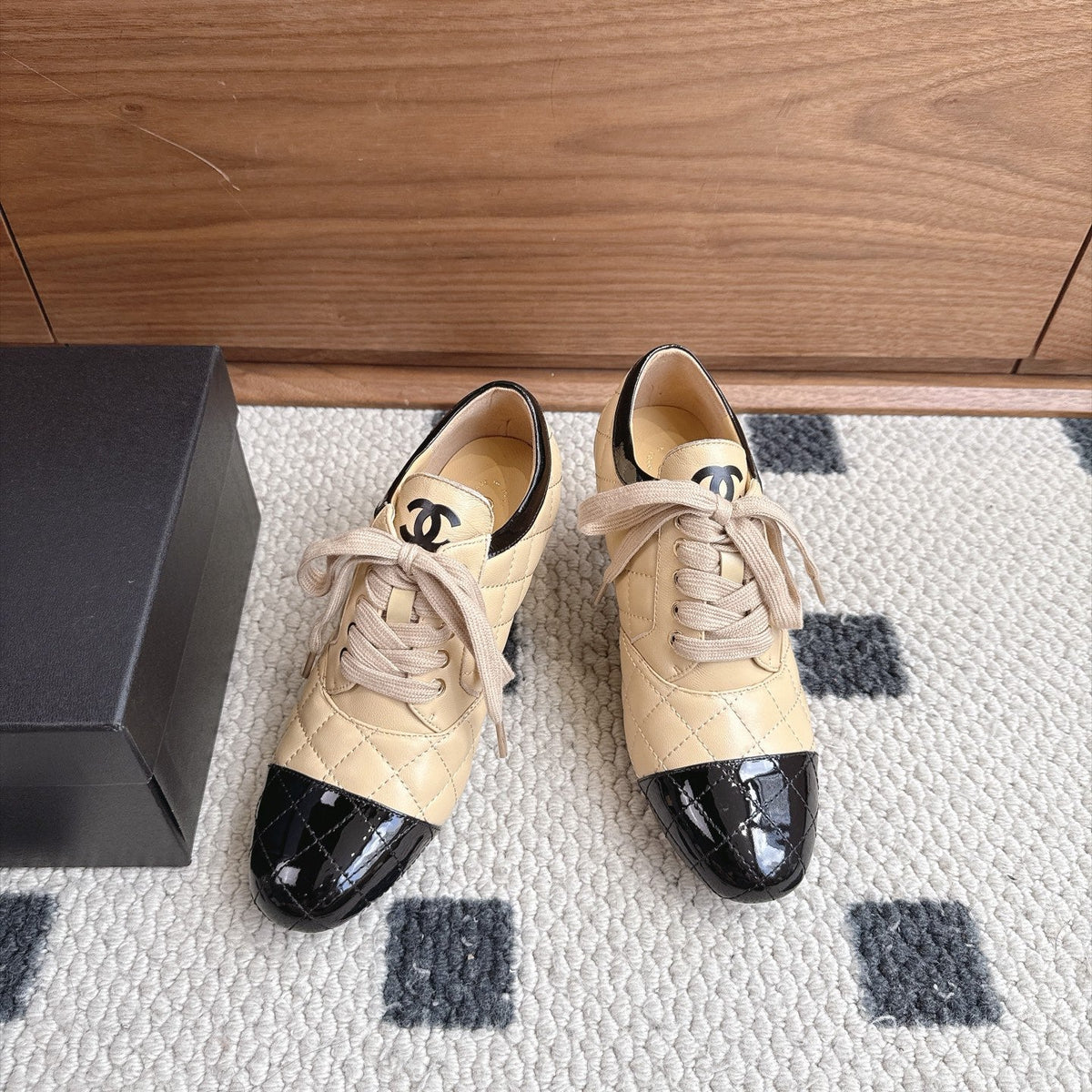 CC 26s Lace-Up Oxfords 6.5cm Beige Black Leather 118293