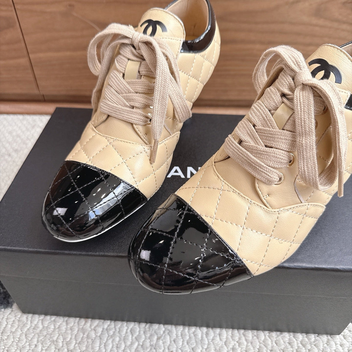CC 26s Lace-Up Oxfords 6.5cm Beige Black Leather 118293