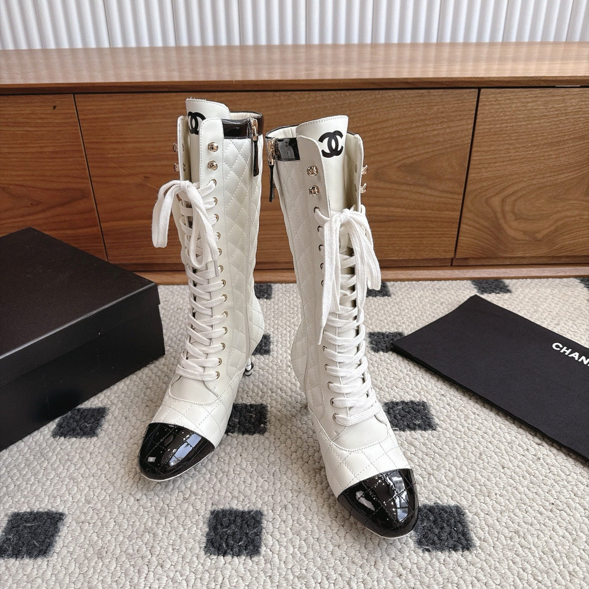 CC 26s Lace-Up Boots 6.5cm White Black Leather 118298