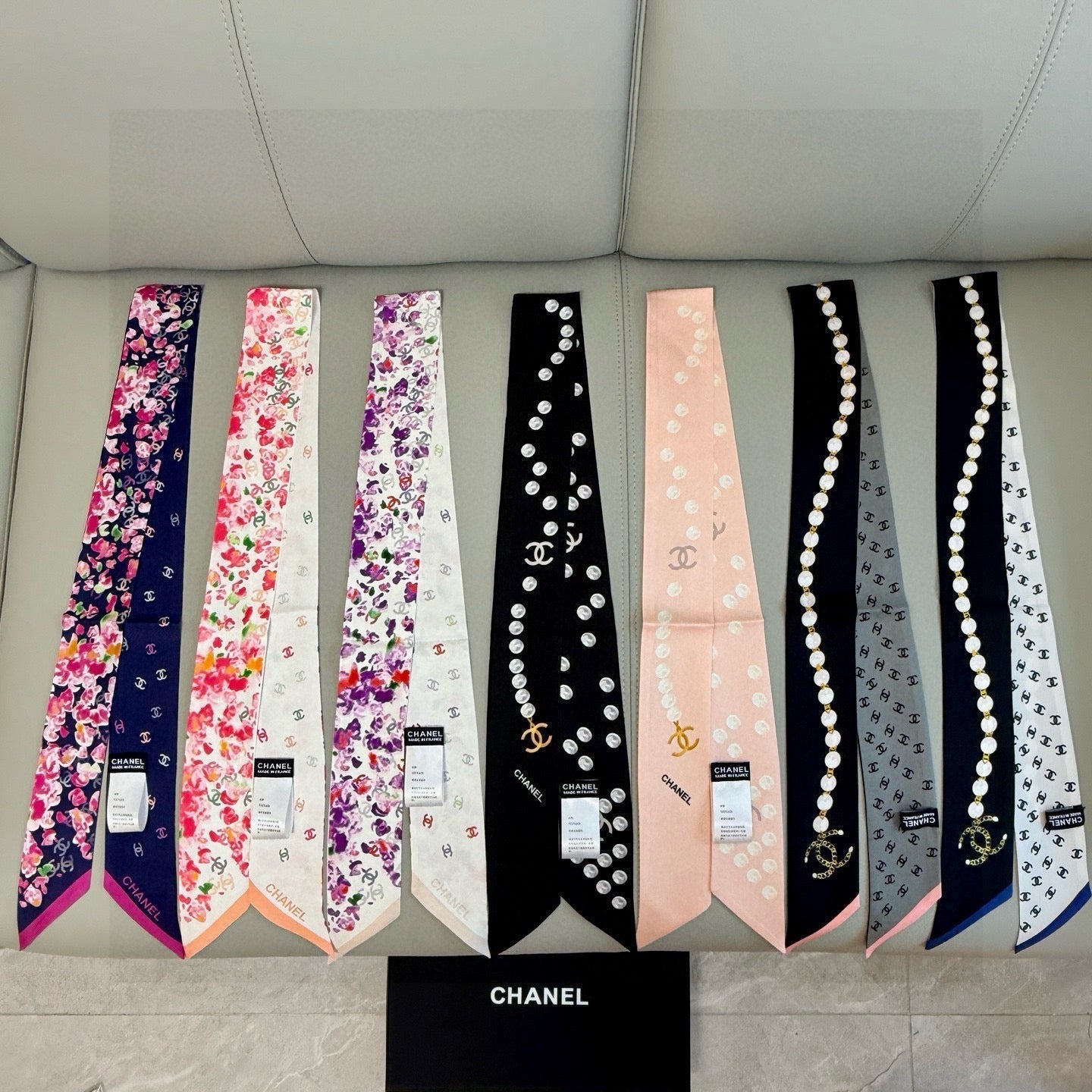 CC Twilly Mini Scarf 120cm Black White Mulberry Silk 949113
