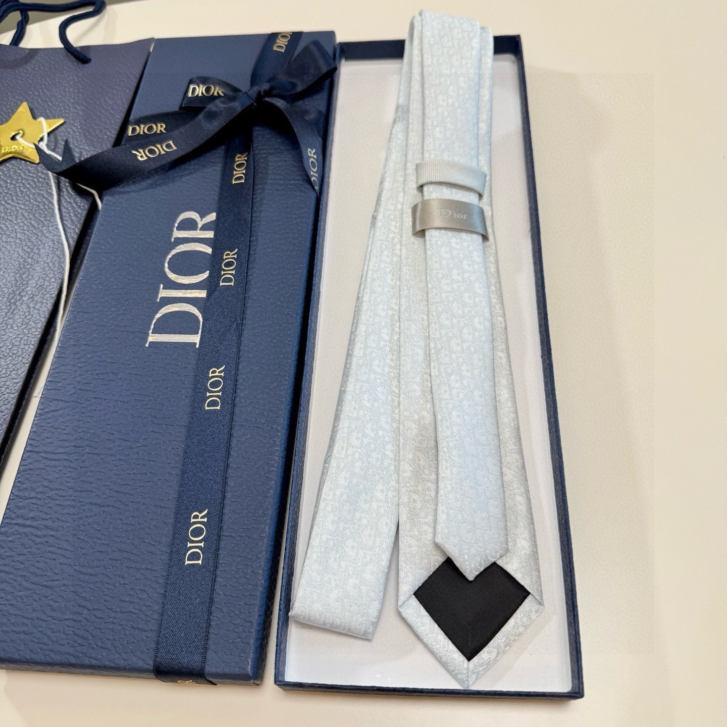 CD Tie White Silk 330075