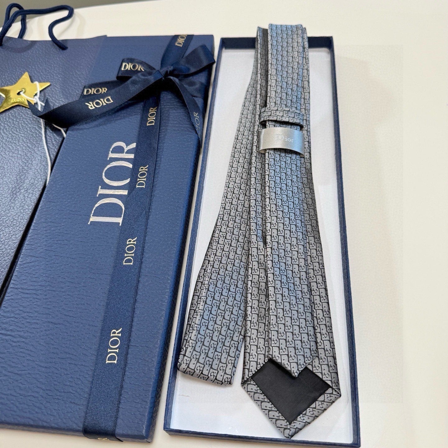 CD Tie Grey Silk 330076