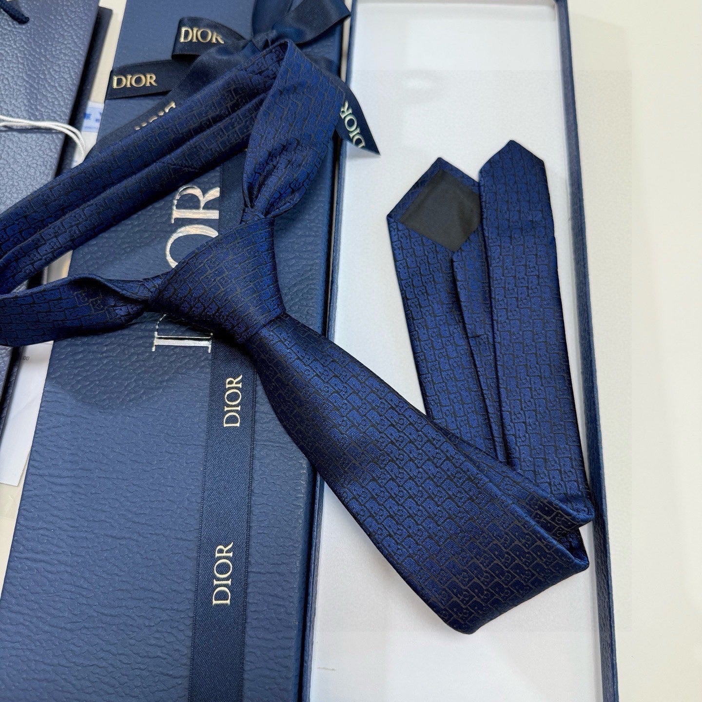 CD Tie Dark Blue Silk 330079