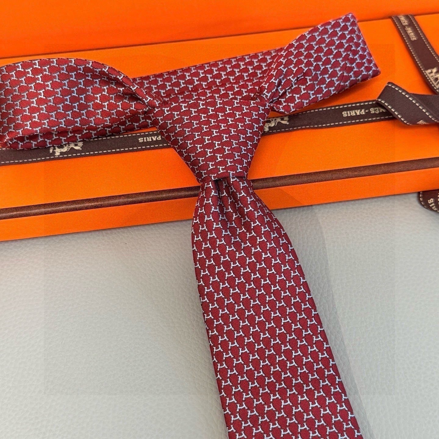 HM  Hilario Tie Burgundy Twill Silk 210001
