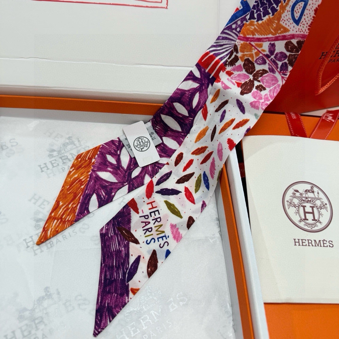 HM 26s Scarf 5x86 In Mulberry Silk 440952