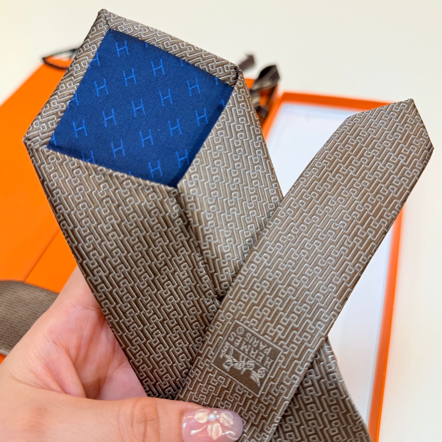 HM Tie Taupe Twill Silk 327133