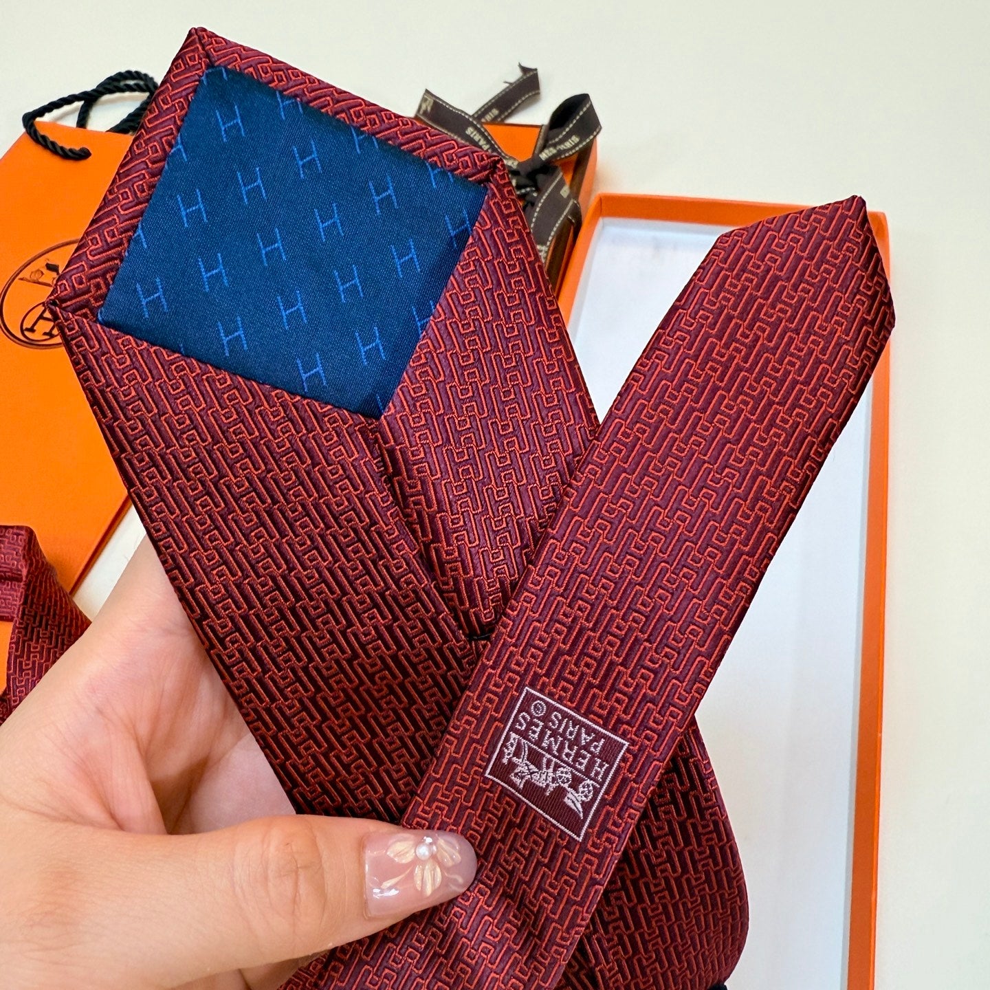 HM Tie Burgundy Silk 327131