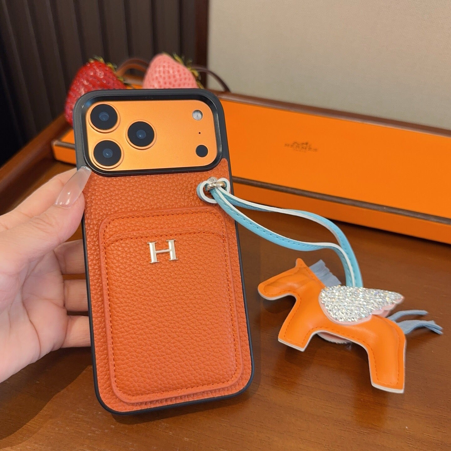HM iPhone Case 395080