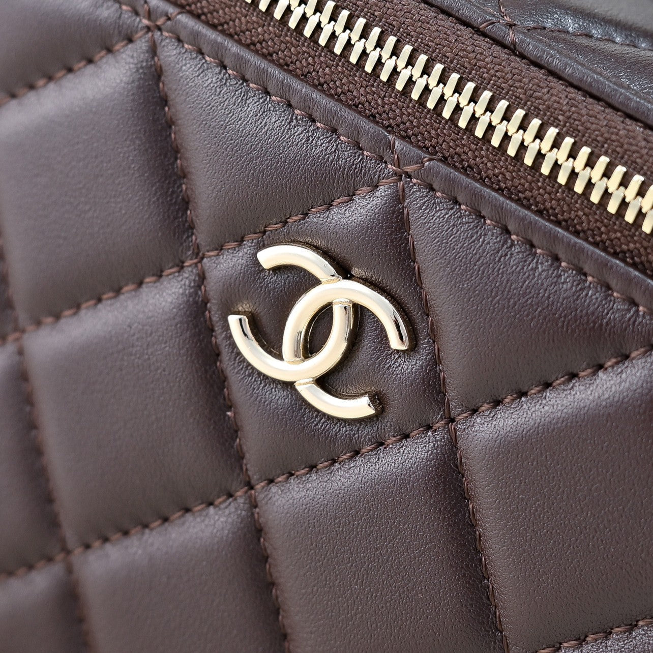 CC 26s Vanity Case Chocolate Quilted Lambskin 286283