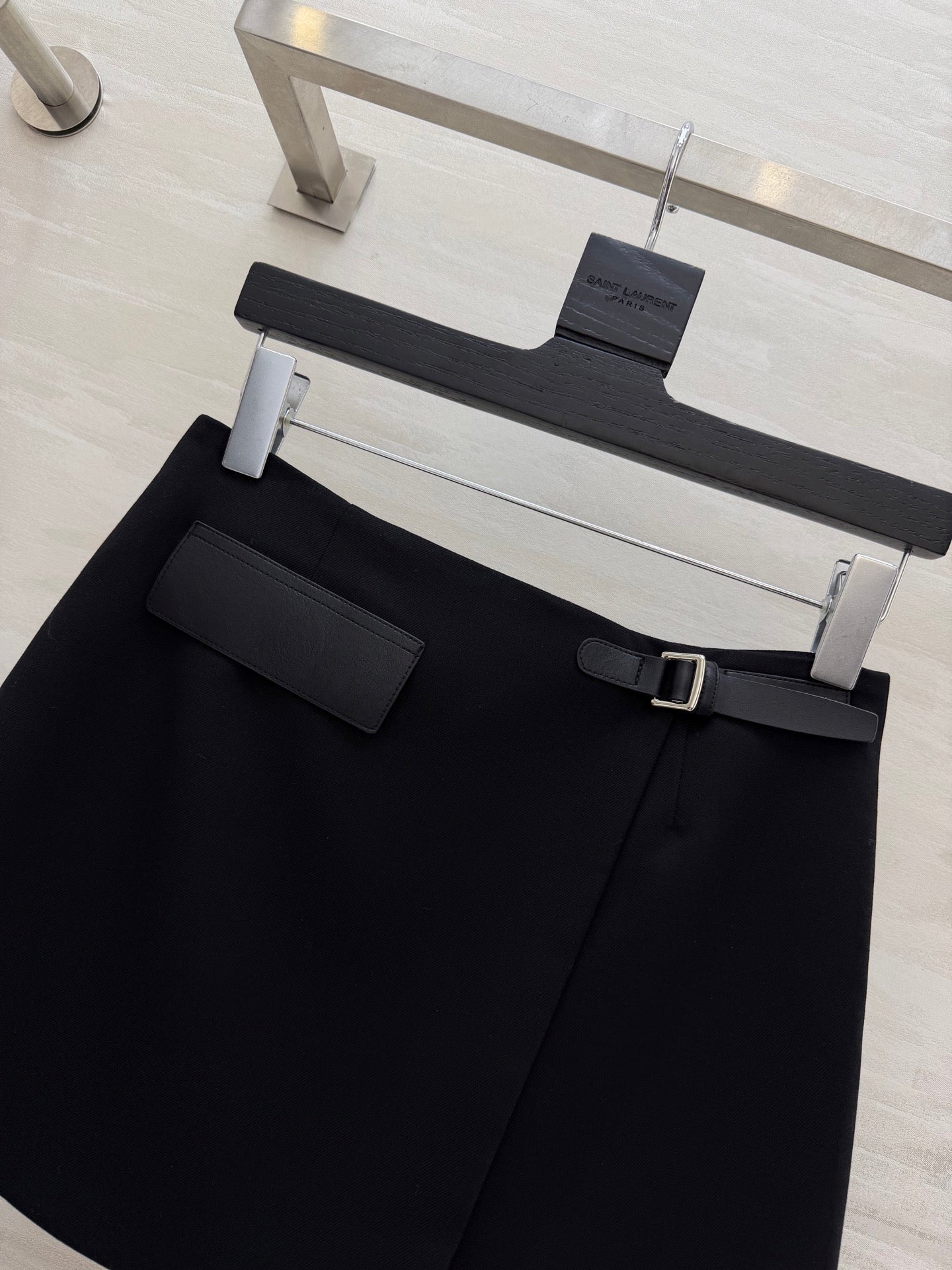 HM 26s Short Skirt Black Cashmere Leather 363599