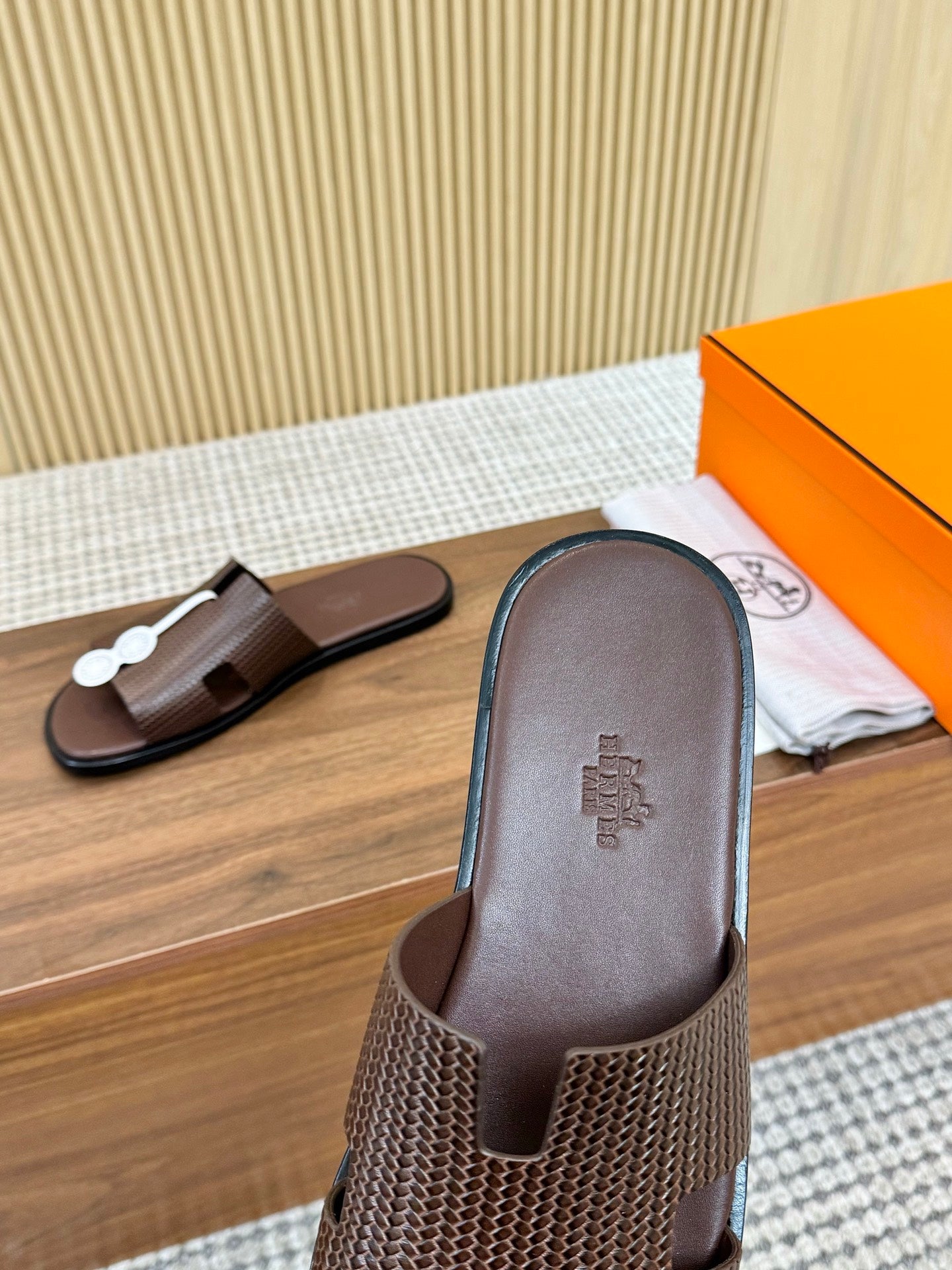 HM Izmir Sandals Coffee Embossed Leather 799283