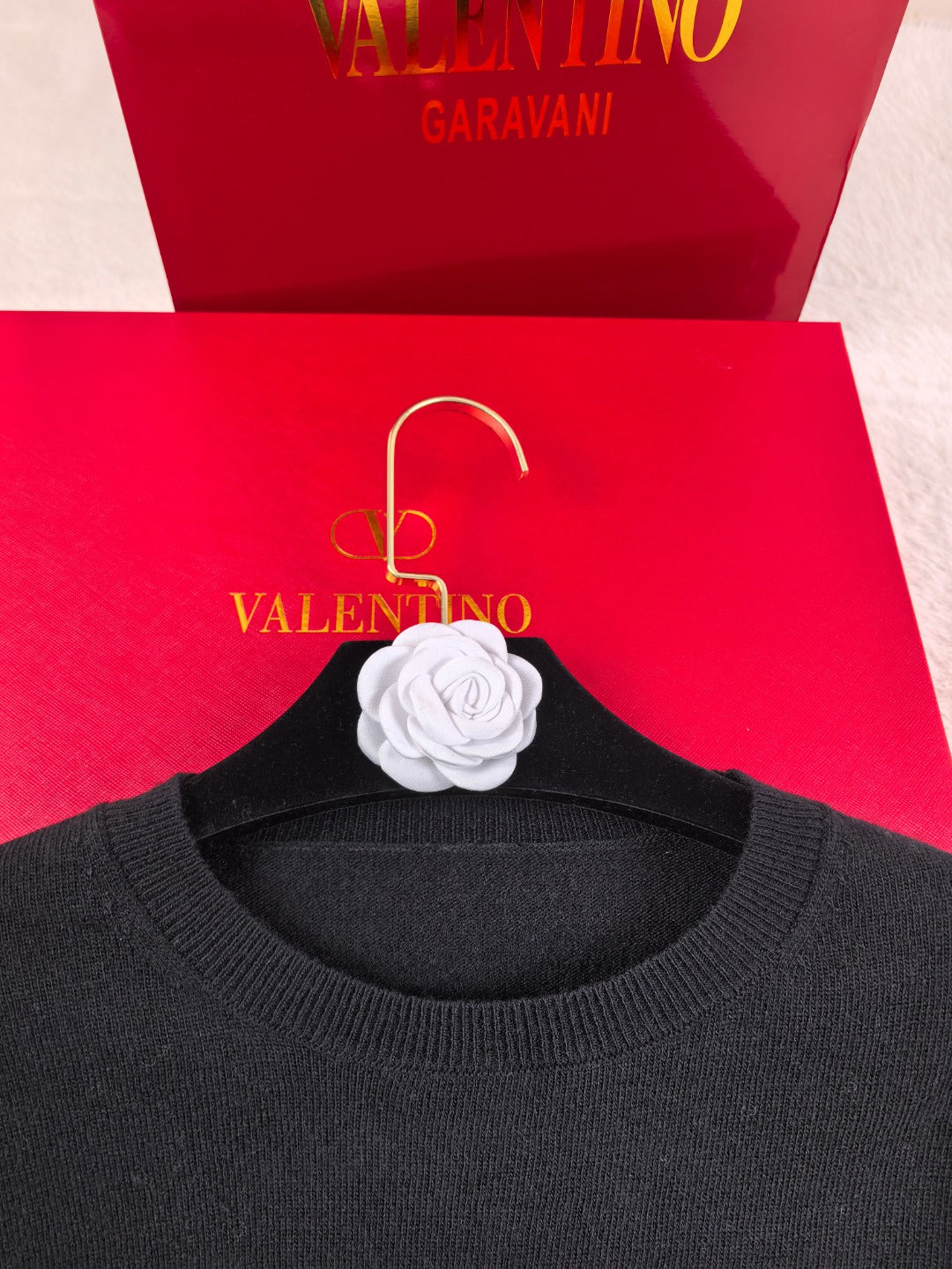 Valentino Feather Cuffs Round Neck Long Sleeve 424809